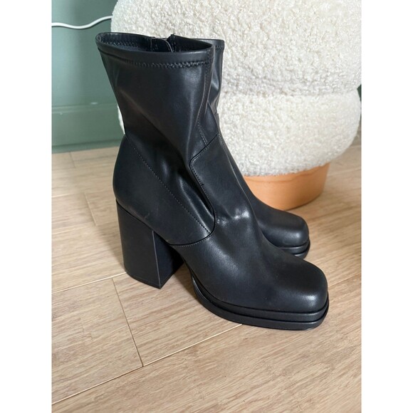 Steve Madden Women Oppal Black Vegan Leather Retro Square Boots size 9.5 - Picture 2 of 5